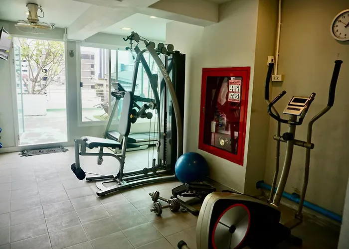Hip & Funky Sathon15 Close To Bts St Louis * 방콕